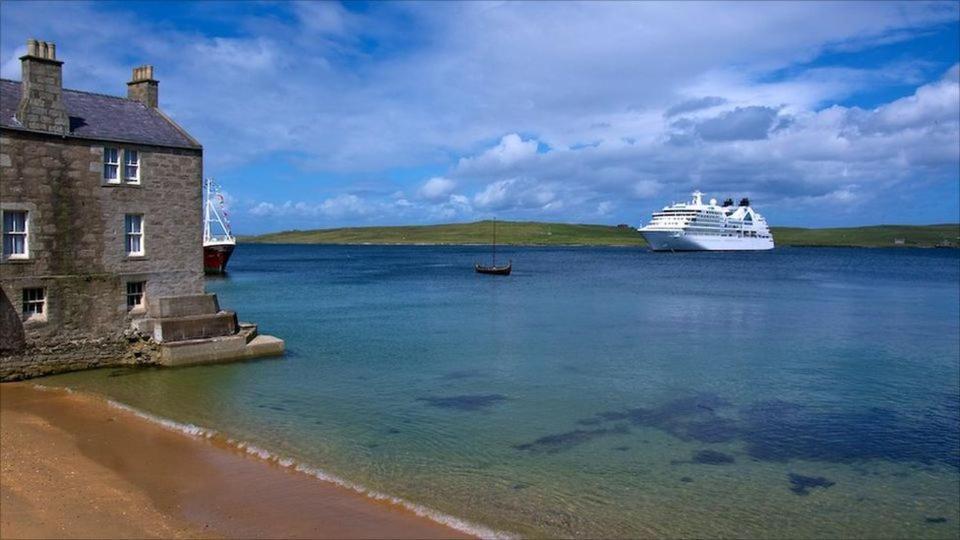 Queens Hotel Lerwick Esterno foto